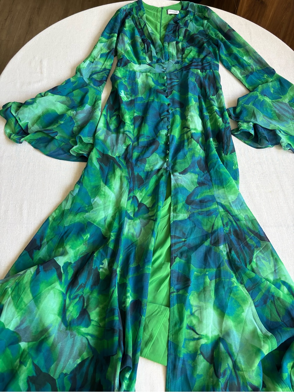 Runaway The Label Sari Green Maxi Dress V Neck Flutter Sleeve Front Slit Size L - Picture 2 of 11